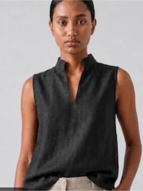 0203 Vince Camuto Black Sleeveless Split V-Neck Tank